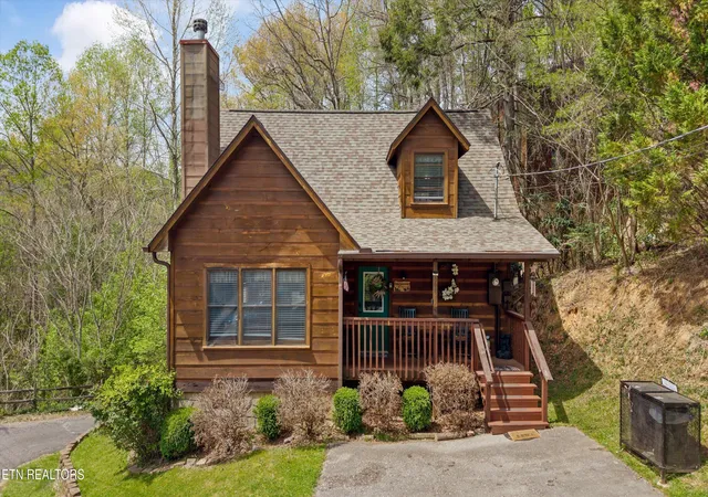 Homes for sale in Gatlinburg, TN | 309 Elk Cove Wy, Gatlinburg, TN 37738 | MLS# 1337145