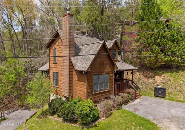 Homes for sale in Gatlinburg, TN | 309 Elk Cove Wy, Gatlinburg, TN 37738 | MLS# 1337145