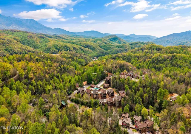 Homes for sale in Gatlinburg, TN | 309 Elk Cove Wy, Gatlinburg, TN 37738 | MLS# 1337145