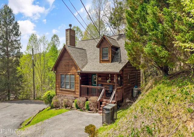 Homes for sale in Gatlinburg, TN | 309 Elk Cove Wy, Gatlinburg, TN 37738 | MLS# 1337145