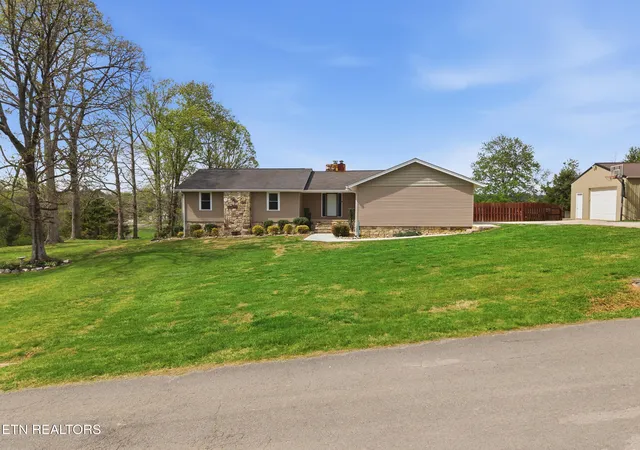Photo 3 of Single family home for sale at 127 Evans Rd, Greenback, TN 37742 | MLS# 1336239 | Listing updated on 2026-09-17