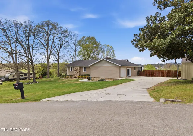Photo 3 of Single family home for sale at 127 Evans Rd, Greenback, TN 37742 | MLS# 1336239 | Listing updated on 2026-10-08