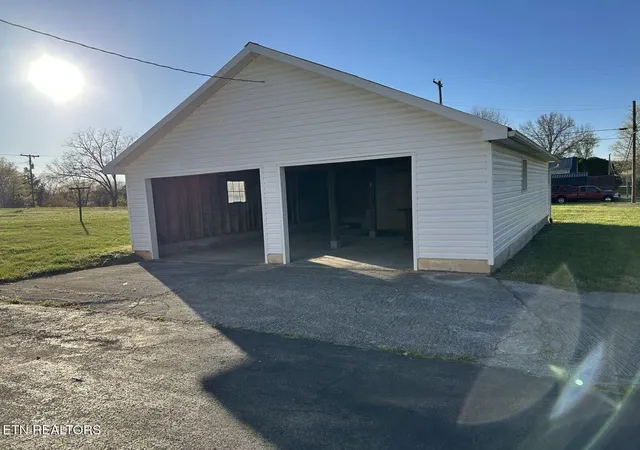 Homes for sale in Niota, TN | 10 E Farrell St, Niota, TN 37826 | MLS# 1336610