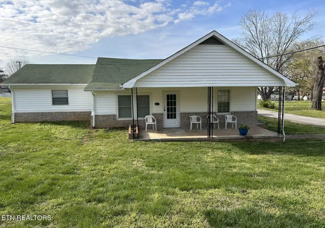 Homes for sale in Niota, TN | 10 E Farrell St, Niota, TN 37826 | MLS# 1336610