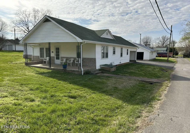 Homes for sale in Niota, TN | 10 E Farrell St, Niota, TN 37826 | MLS# 1336610