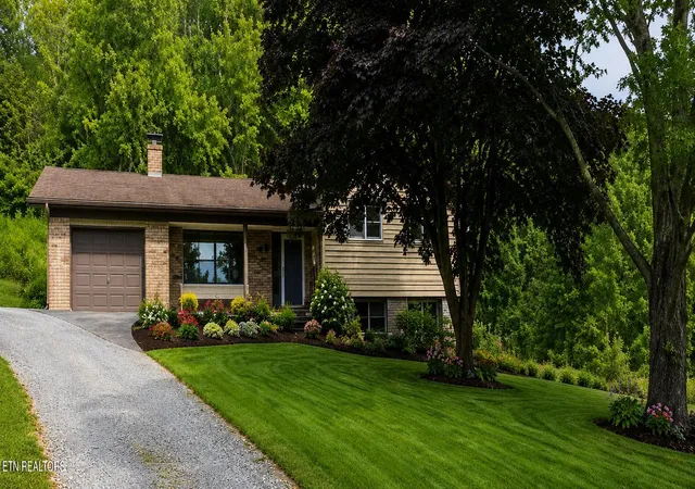 Homes for sale in Cumberland Gap, TN | 516 Cumberland Estates Rd, Cumberland Gap, TN 37724 | MLS# 1336000