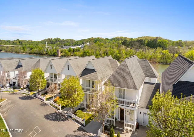 Homes for sale in Loudon, TN | 1101 Main St #UNIT 20, Loudon, TN 37774 | MLS# 1336440