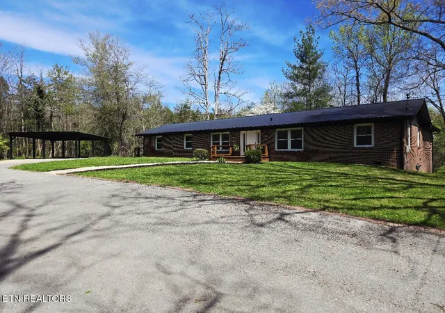 Homes for sale in Oneida, TN | 210 Dogwood Ave, Oneida, TN 37841 | MLS# 1336976