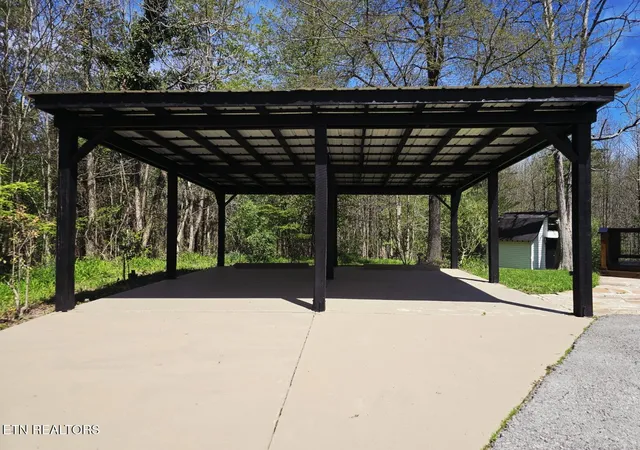 Homes for sale in Oneida, TN | 210 Dogwood Ave, Oneida, TN 37841 | MLS# 1336976