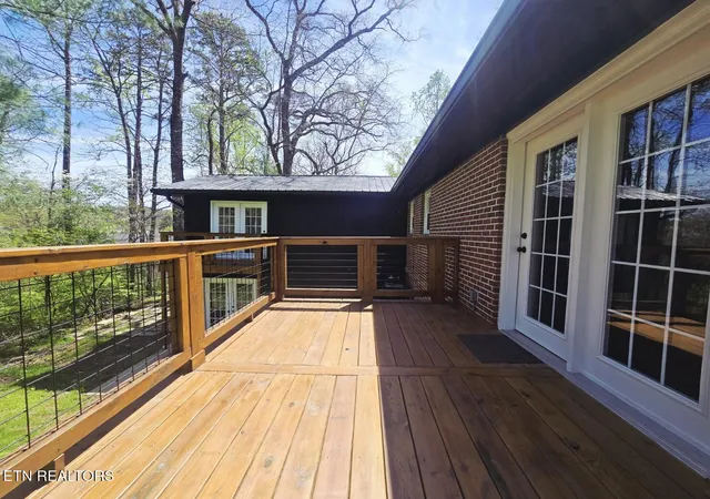 Homes for sale in Oneida, TN | 210 Dogwood Ave, Oneida, TN 37841 | MLS# 1336976