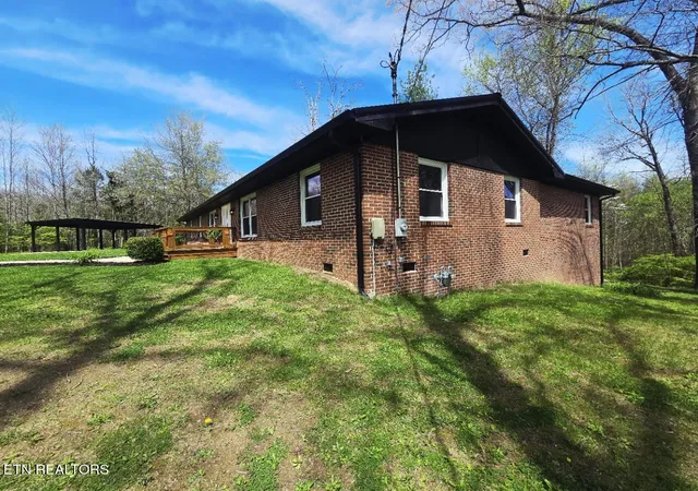 Homes for sale in Oneida, TN | 210 Dogwood Ave, Oneida, TN 37841 | MLS# 1336976