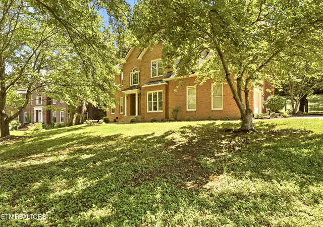 2nd image of 102 Cornell Ln, Oak Ridge, TN 37830 | MLS# 1343536