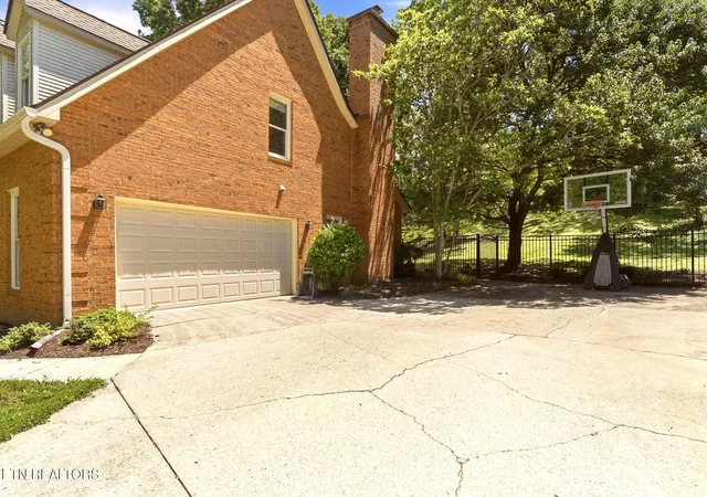 3rd image of 102 Cornell Ln, Oak Ridge, TN 37830 | MLS# 1343536