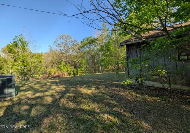 Homes for sale in Paris, TN | 5490 Old Paris Murray Rd, Paris, TN 38242 | MLS# 1336502