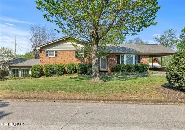 Photo 1 of Single family home for sale at 610 Hudson St, Athens, TN 37303 | MLS# 1338620 | Listing updated on 2026-07-30