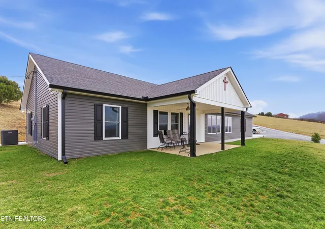 Homes for sale in Corryton, TN | 6911 Fairview Rd, Corryton, TN 37721 | MLS# 1336220