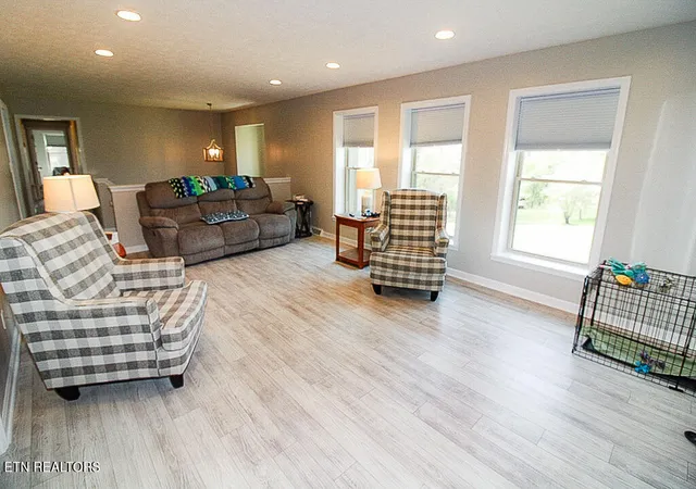 Photo 3 of Sale Pending at 416 Summitt Dr, La Follette, TN 37766 | MLS# 1336145 | Listing updated on 2026-07-21
