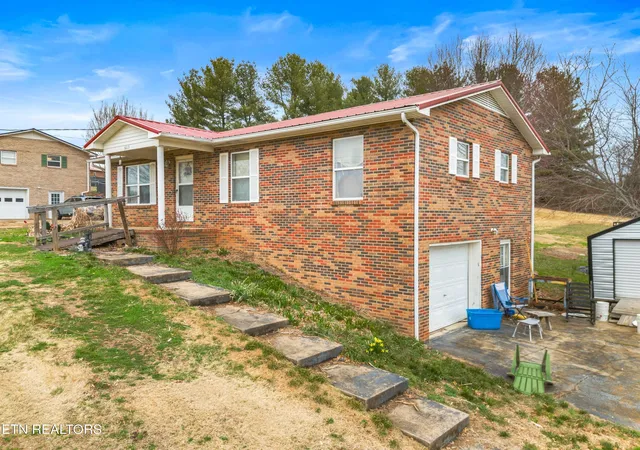 Homes for sale in Greeneville, TN | 3013 Buckingham Rd, Greeneville, TN 37745 | MLS# 1336152