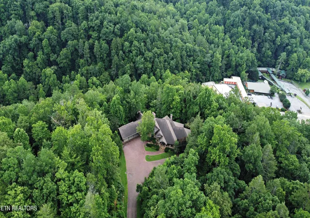 4th image of 1886 Acorn Branch Ln, Gatlinburg, TN 37738 | MLS# 1336983