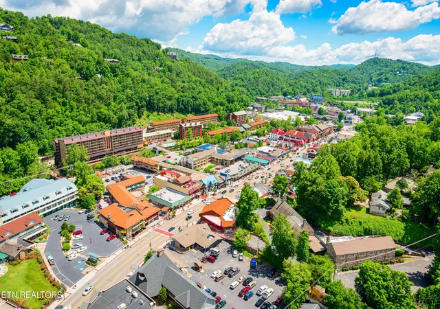 60th image of 1886 Acorn Branch Ln, Gatlinburg, TN 37738 | MLS# 1336983