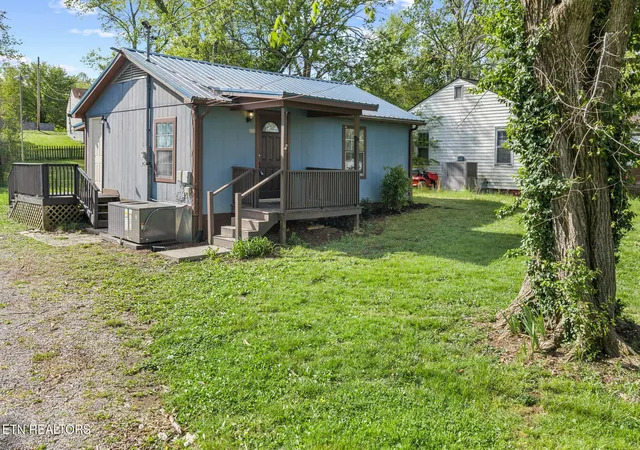 Photo 2 of Single family home for sale at 1005 Dr D, Knoxville, TN 37920 | MLS# 1336294 | Listing updated on 2026-09-09