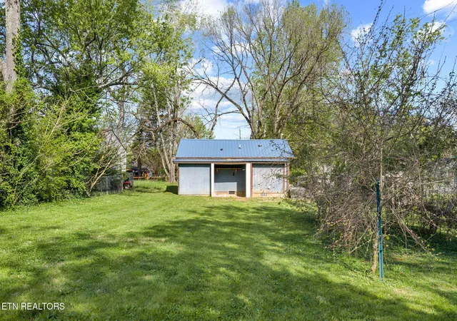 Photo 3 of Single family home for sale at 1005 Dr D, Knoxville, TN 37920 | MLS# 1336294 | Listing updated on 2026-09-09