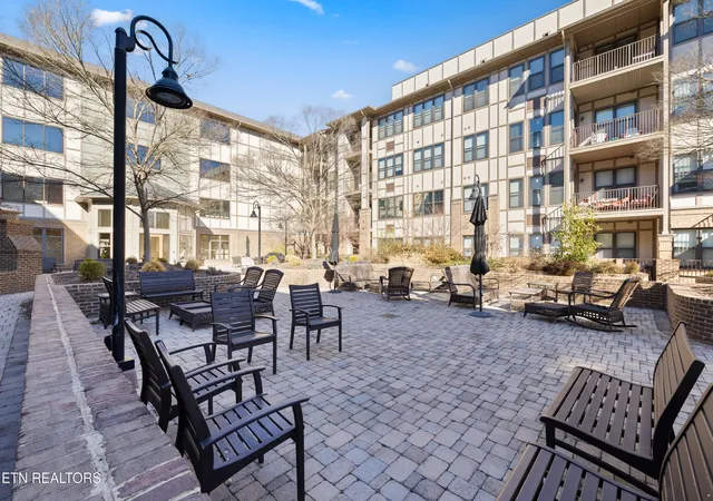 3rd image of 445 W Blount Ave #325, Knoxville, TN 37920 | MLS# 1336337