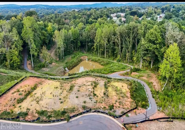 Photo 4 of Sale Pending at 1643 Bennett Village Dr, Maryville, TN 37804 | MLS# 1336348 | Listing updated on 2026-04-13
