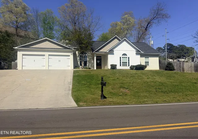 Homes for sale in Lenoir City, TN | 2856 Browder Hollow Rd, Lenoir City, TN 37771 | MLS# 1336470