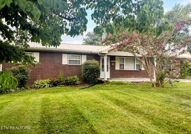 Photo 1 of Single family home for sale at 2024 Rose Dr, Tazewell, TN 37879 | MLS# 1336463 | Listing updated on 2026-09-15