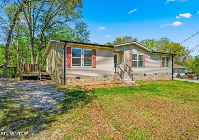 Homes for sale in Lenoir City, TN | 810 Stevens Ln, Lenoir City, TN 37771 | MLS# 1336494