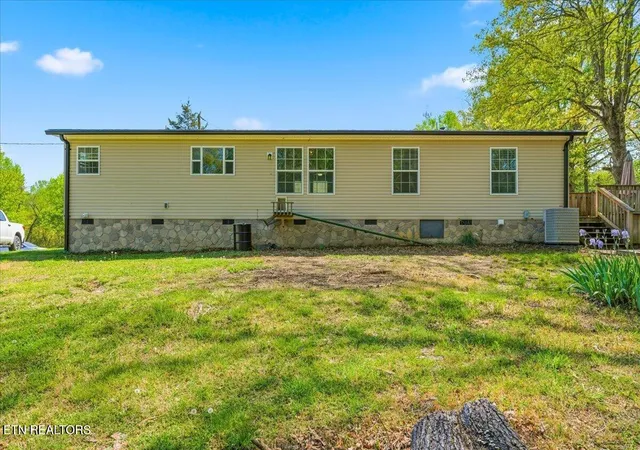 Homes for sale in Lenoir City, TN | 810 Stevens Ln, Lenoir City, TN 37771 | MLS# 1336494