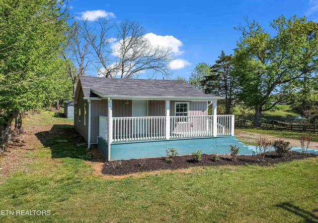 Homes for sale in Sweetwater, TN | 2433 Sweetwater Vonore Rd, Sweetwater, TN 37874 | MLS# 1336462