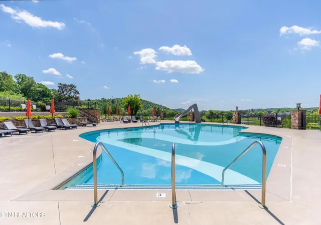 Homes for sale in Loudon, TN | 696 Black Bear Cir, Loudon, TN 37774 | MLS# 1336805