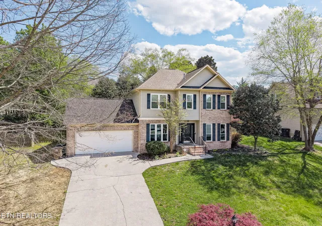 Photo 2 of Sale Pending at 2132 Willow Crk Ln, Knoxville, TN 37909 | MLS# 1337443 | Listing updated on 2026-09-07