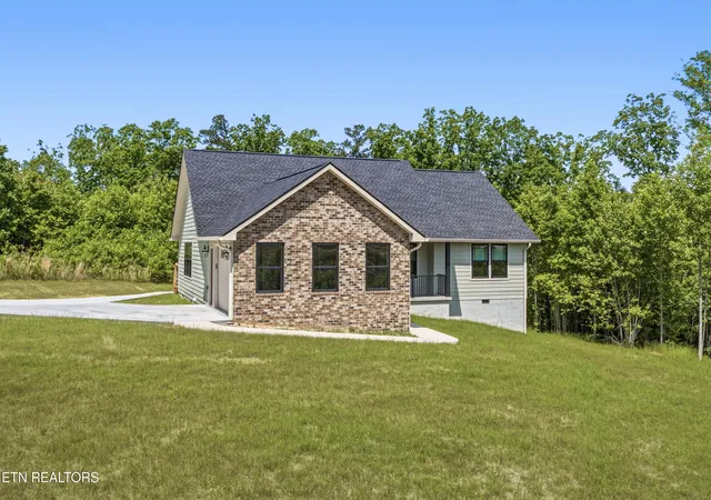 Homes for sale in Huntsville, TN | 817 Elb Private Dr, Huntsville, TN 37756 | MLS# 1341289