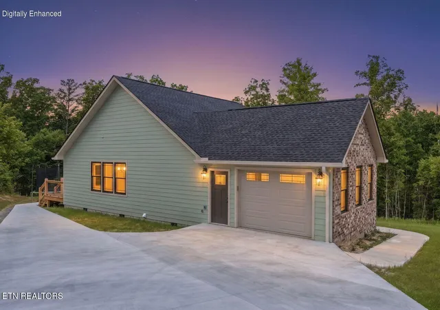 Homes for sale in Huntsville, TN | 817 Elb Private Dr, Huntsville, TN 37756 | MLS# 1341289