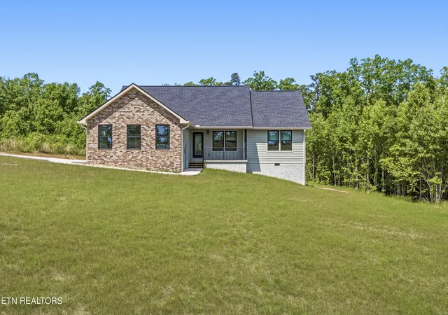 Homes for sale in Huntsville, TN | 817 Elb Private Dr, Huntsville, TN 37756 | MLS# 1341289