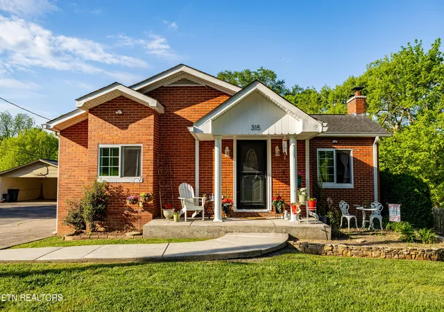 1st image of 315 South Oak St, Sweetwater, TN 37874 | MLS# 1336968