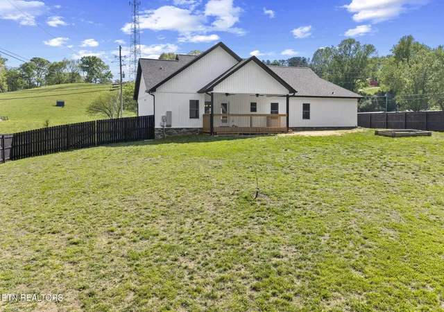 Homes for sale in Andersonville, TN | 766 Hillvale Rd, Andersonville, TN 37705 | MLS# 1336624