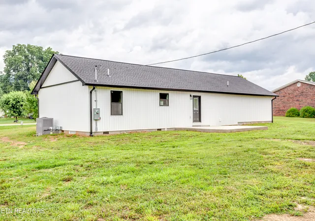 Homes for sale in La Follette, TN | 200 Farris Cir, La Follette, TN 37766 | MLS# 1336857