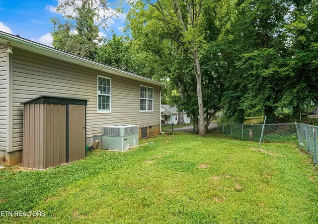 Homes for sale in Knoxville, TN | 1515 Robert Huff Ln, Knoxville, TN 37914 | MLS# 1336824