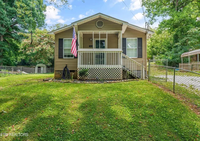 Homes for sale in Knoxville, TN | 1515 Robert Huff Ln, Knoxville, TN 37914 | MLS# 1336824