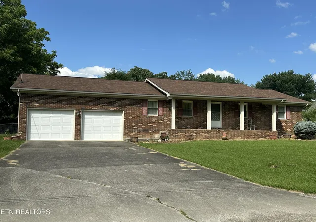 Photo 3 of Single family home for sale at 334 Lee Dr, Crossville, TN 38555 | MLS# 1336666 | Listing updated on 2026-07-24