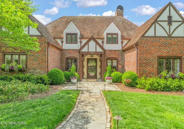 1st image of 2048 Cherokee Blvd, Knoxville, TN 37919 | MLS# 1336675
