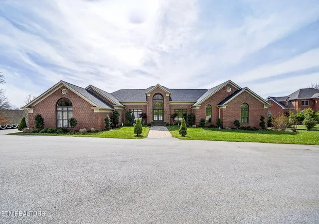 5th image of 1042 Holiday Dr, Crossville, TN 38555 | MLS# 1336663