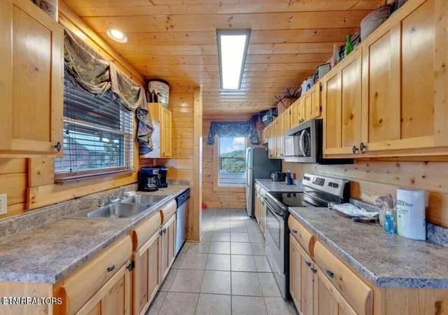 Photo 4 of Single family home for sale at 2835 White Oak Ridge Ln, Sevierville, TN 37862 | MLS# 1336686 | Listing updated on 2026-06-19