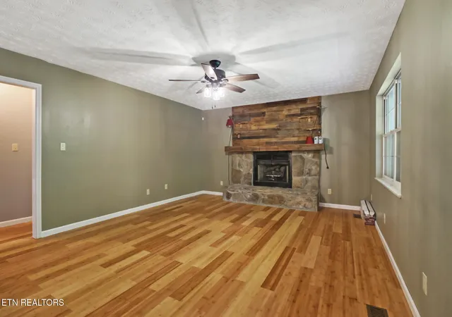 Photo 4 of Single family home for sale at 986 Post Oak Valley Rd, Rockwood, TN 37854 | MLS# 1336690 | Listing updated on 2026-10-02