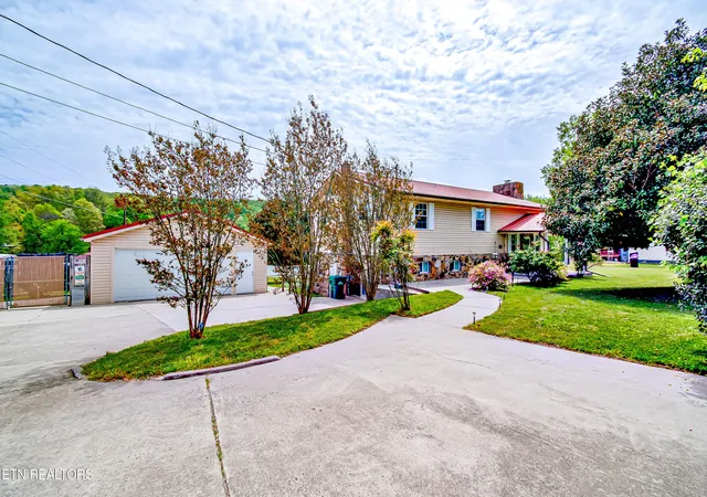 Homes for sale in Lenoir City, TN | 4533 Hines Valley Rd, Lenoir City, TN 37771 | MLS# 1336708
