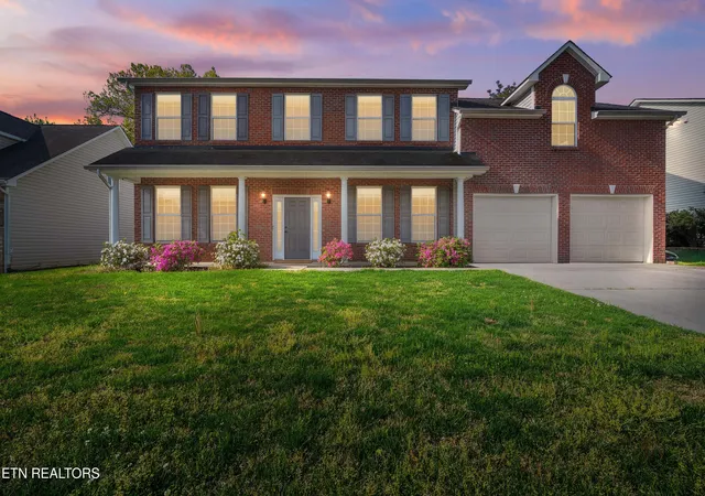 Photo 2 of Sale Pending at 7625 Misty View Ln, Knoxville, TN 37931 | MLS# 1336924 | Listing updated on 2026-10-23